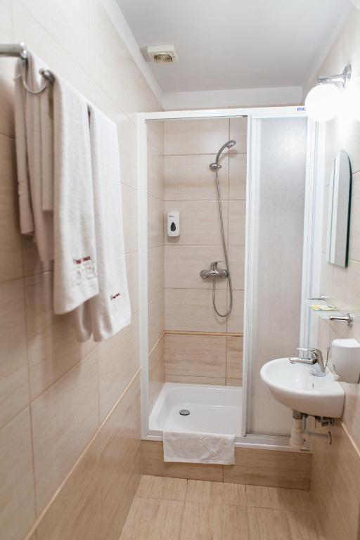 Hotel Rebajlo Piła Extérieur photo